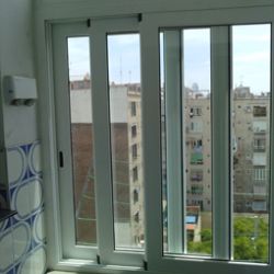 ventana vivienda barcelona